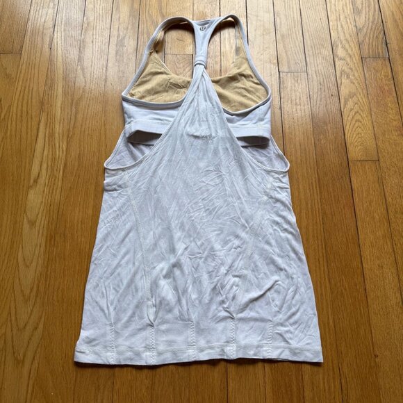 Lululemon Size 2 White Practice Freely Activewear Tank Top with Built-In Bra - Picture 8 of 12